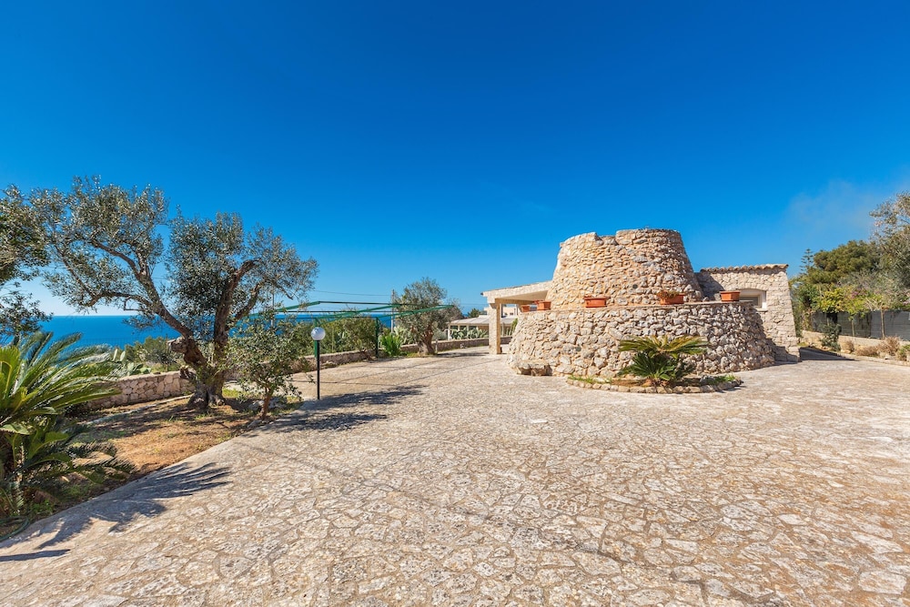 3248 Stone Hill House by Barbarhouse view 4