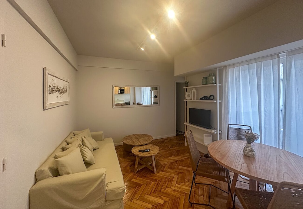 Rent Up - Moderno Depto en Recoleta