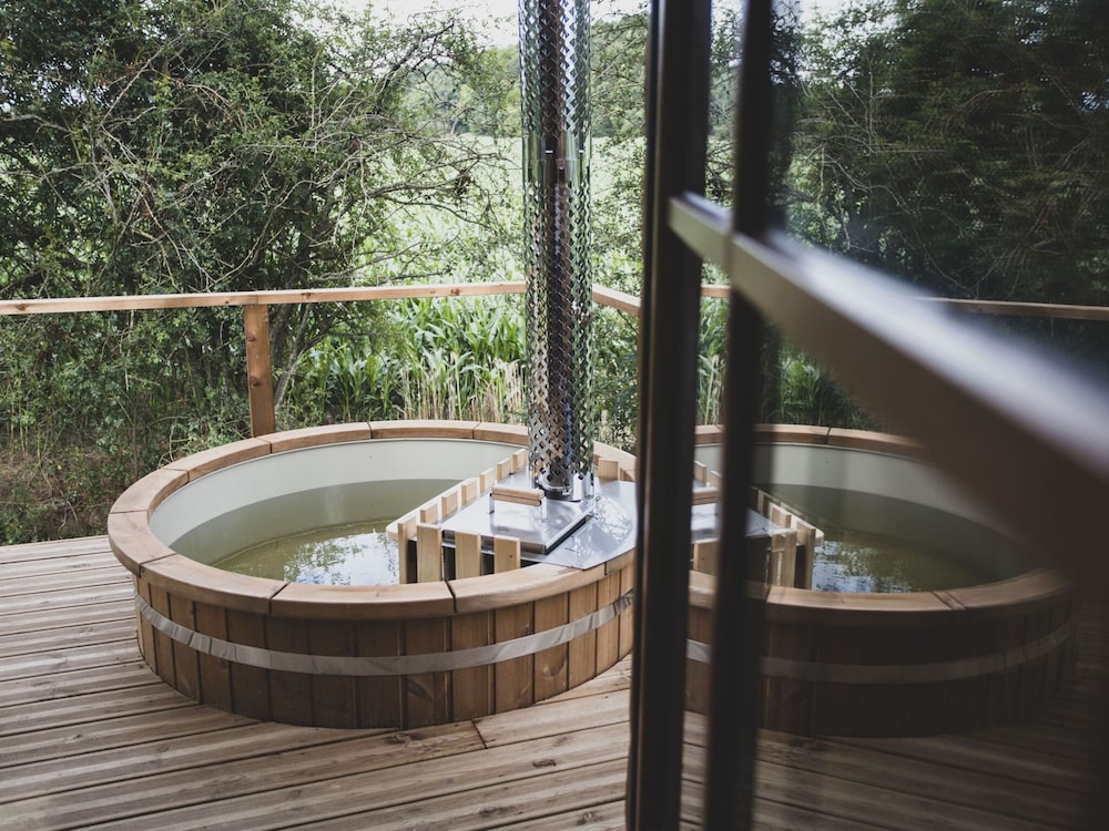 Romantic Woodland Chalet