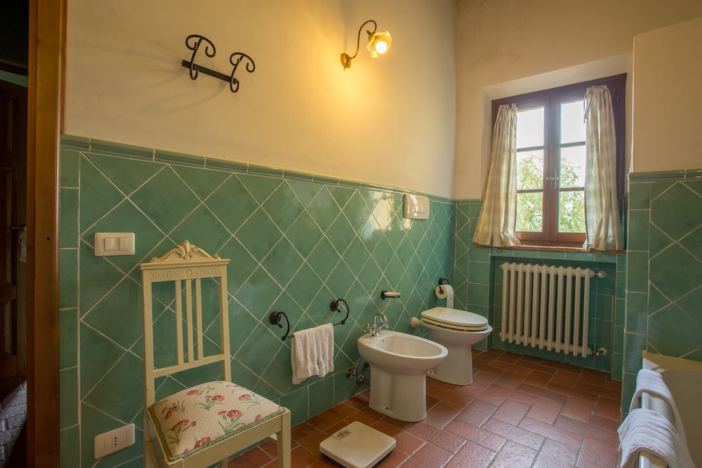 Villa Montelopio view 5