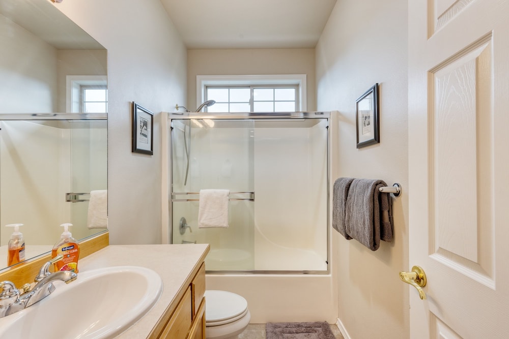 Forest Ridge Loop by Avantstay Hot Tub Private Community Amenities