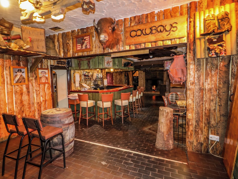 Apache Falls Lodge
