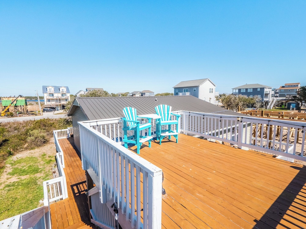 In Good Sands by Topsail Realty
