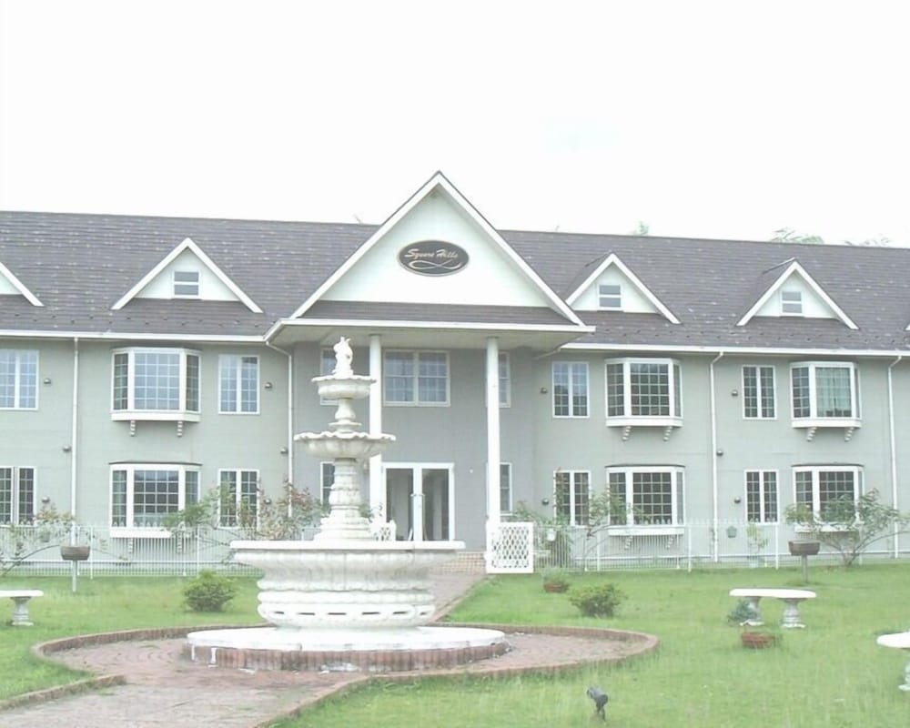 Condominium Square Hills