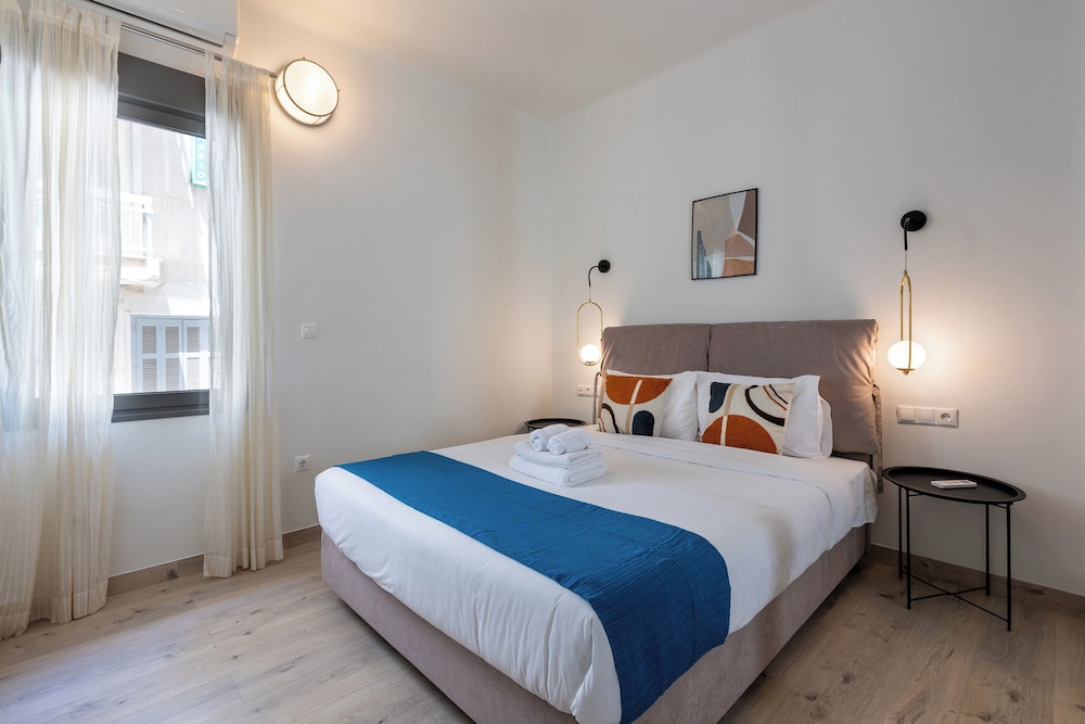 Elvis 2-Bedroom Apartment in Athens