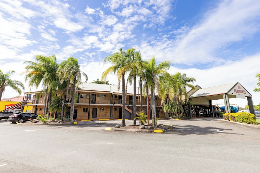 Sundowner Hotel Motel