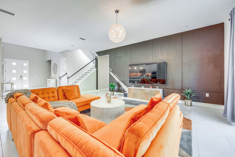 < 20 Mi to JAX Beach + Game Days: Upscale Retreat