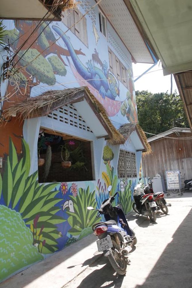 Gecko Republic Jungle Hostel