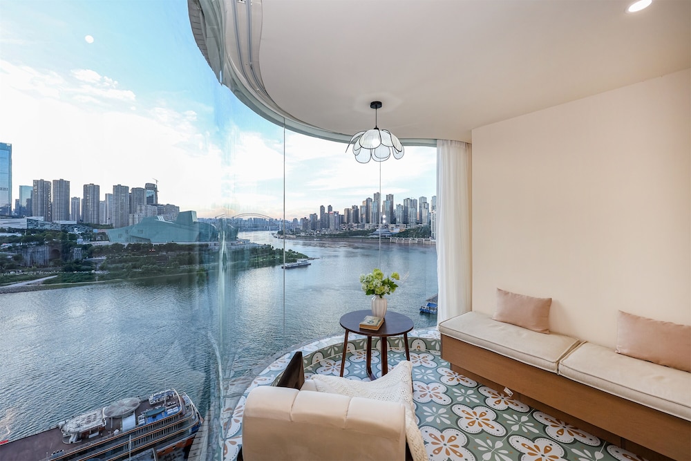 Baihong Riverview Drone Show Apartment