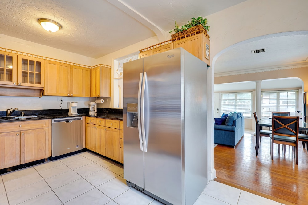 House w/ Shared Pool Access: 4 Mi to Beaches!