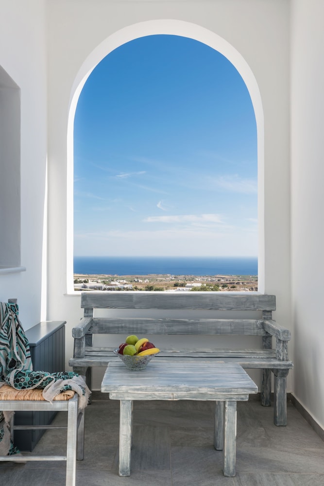 Aspronisi Luxury Villa