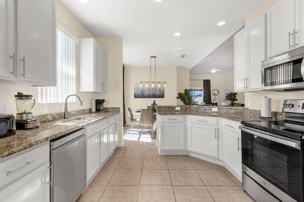 Upstay: Crystal Cove Resort Villa w/ Pool & Games