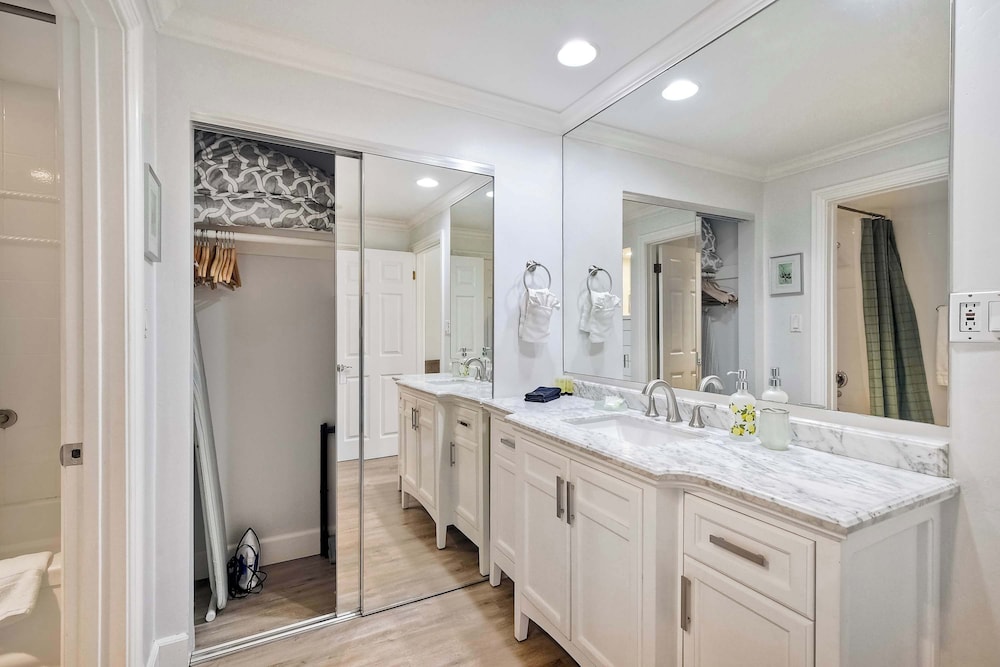La Costa Gem - Condo for 3!