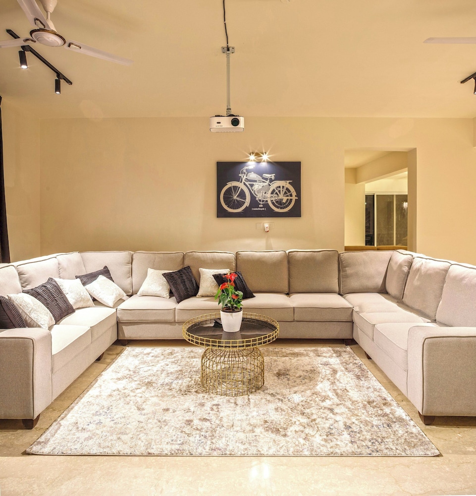 Golf View Home by Stayjade