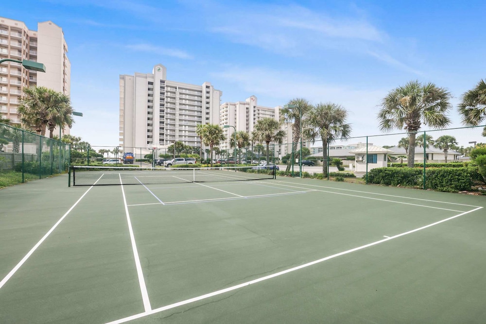 Pelican Pointe 301- Corner Unit Gulf-front
