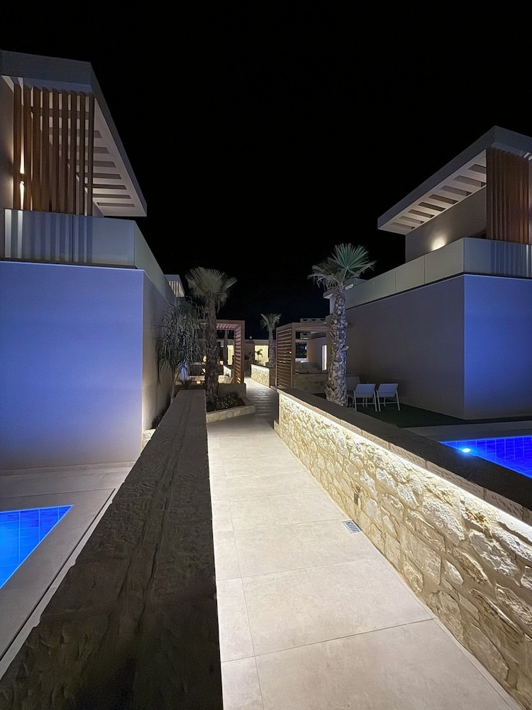 Lumina Sense Villas