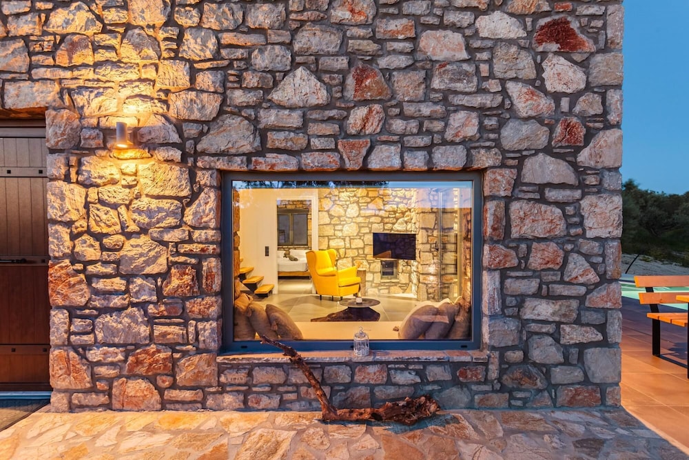 Gerakada Luxury-seaview Villa With Private Pool view 3