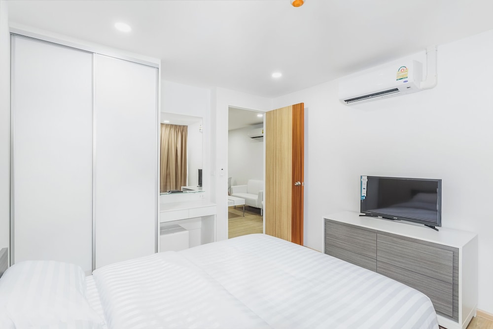 1-bedroom Condo in Ozone Condo D307