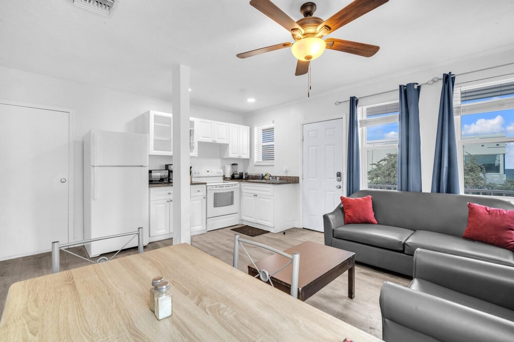 Spectacular Ocean View Corner Apartment