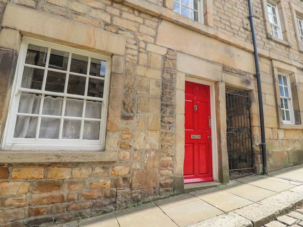 5 Castle Hill