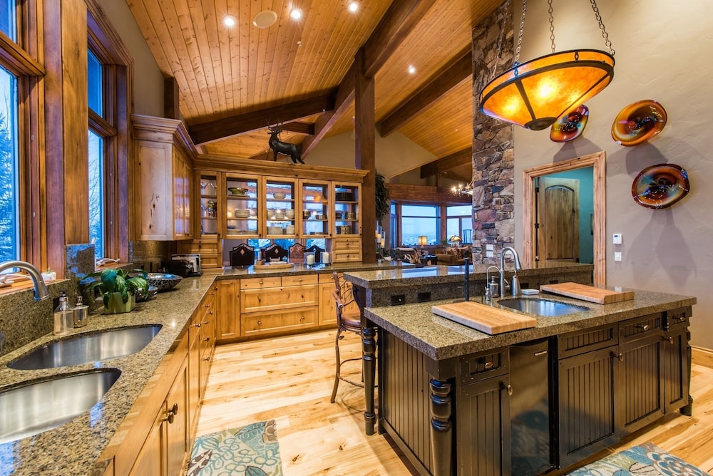 Majestic Ski in Ski Out Estate