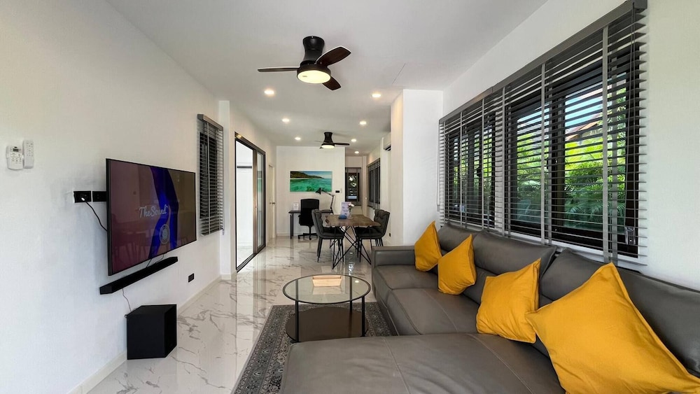 Khaolak Pool Villa With 3 Bedrooms