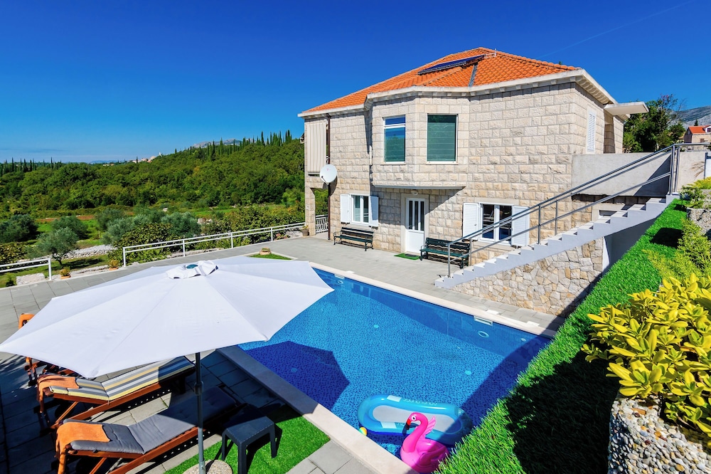 Villa Oasis Cypress
