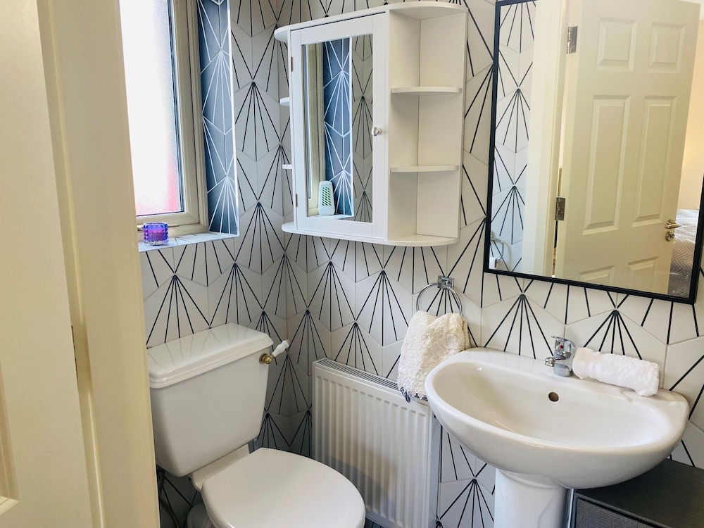Brand new 2 Bedroom Home Overlooking Kenmare Bay Estuary