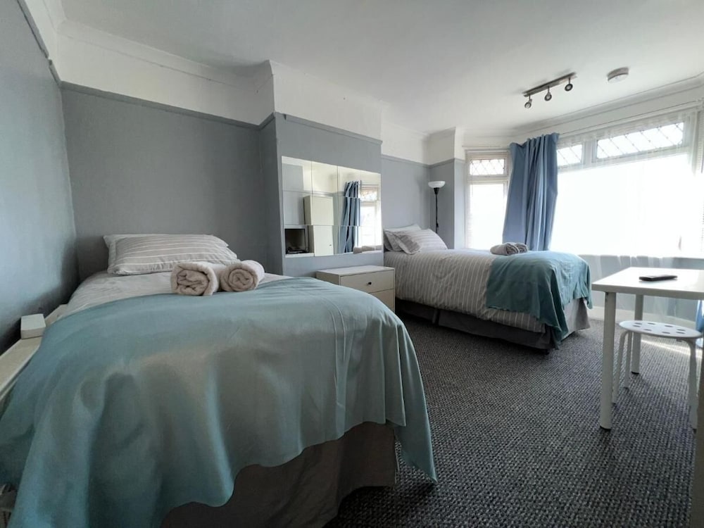 Shirley House 4 Guest house
