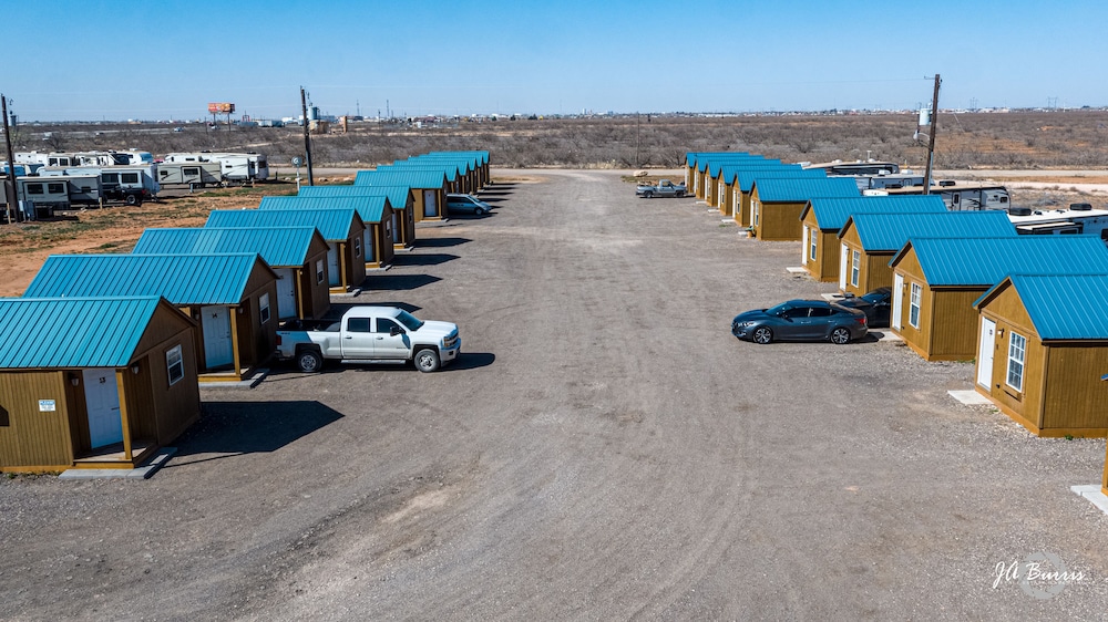 Hotel Horseshoe Lodges Cabins & RV Park - Image 1