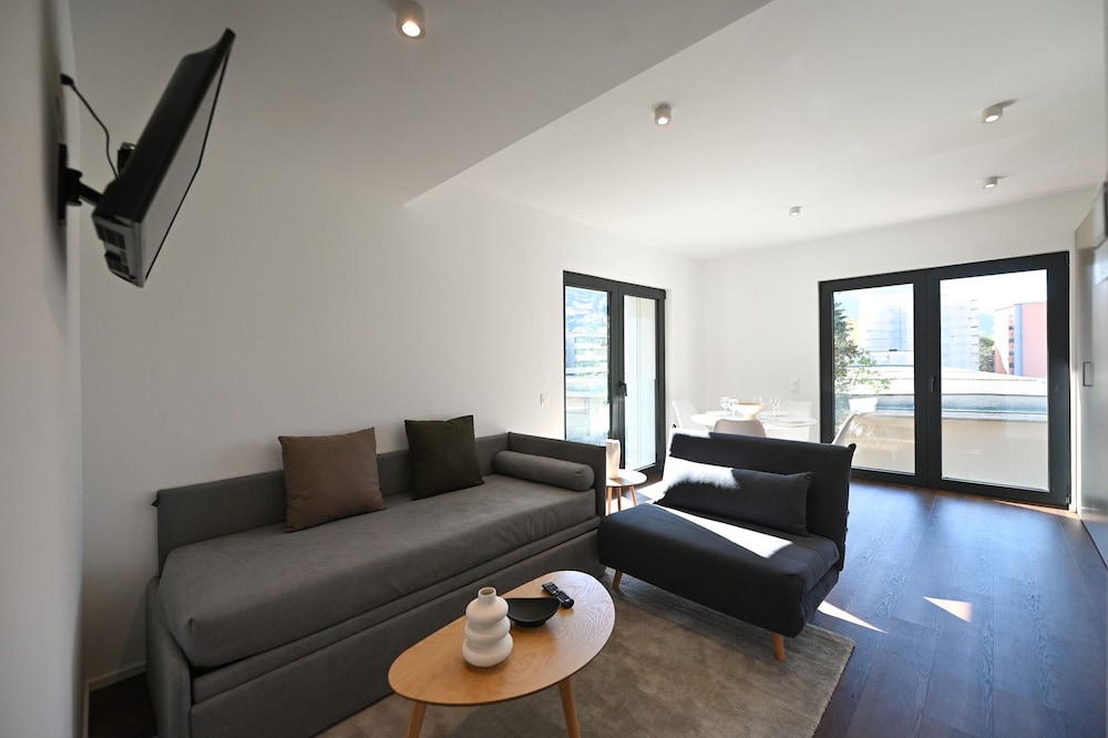 Lugano Suite Modern Concept 5