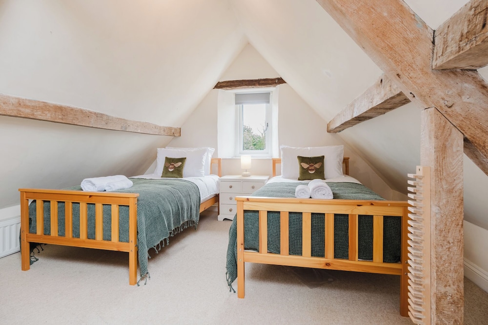 Mulberry Cottage 5BD in Wiltshire