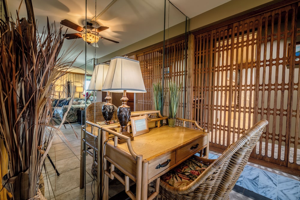 Polo Beach Club Vacation Rentals - APlus Resorts