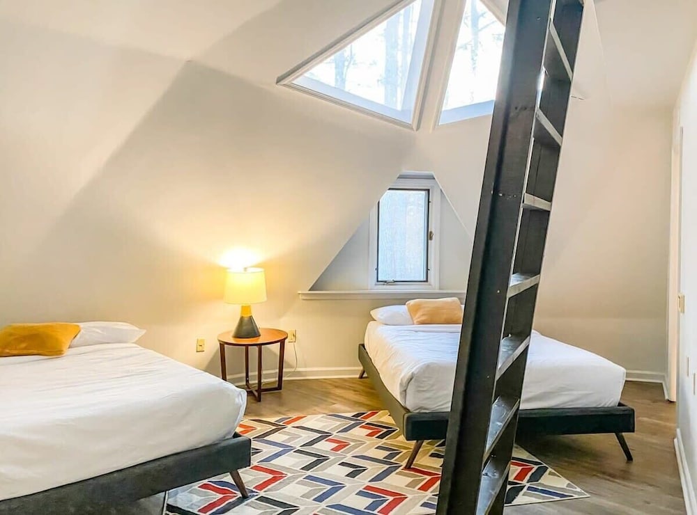 Bell Circle Eccentric Geodesic Dome-home