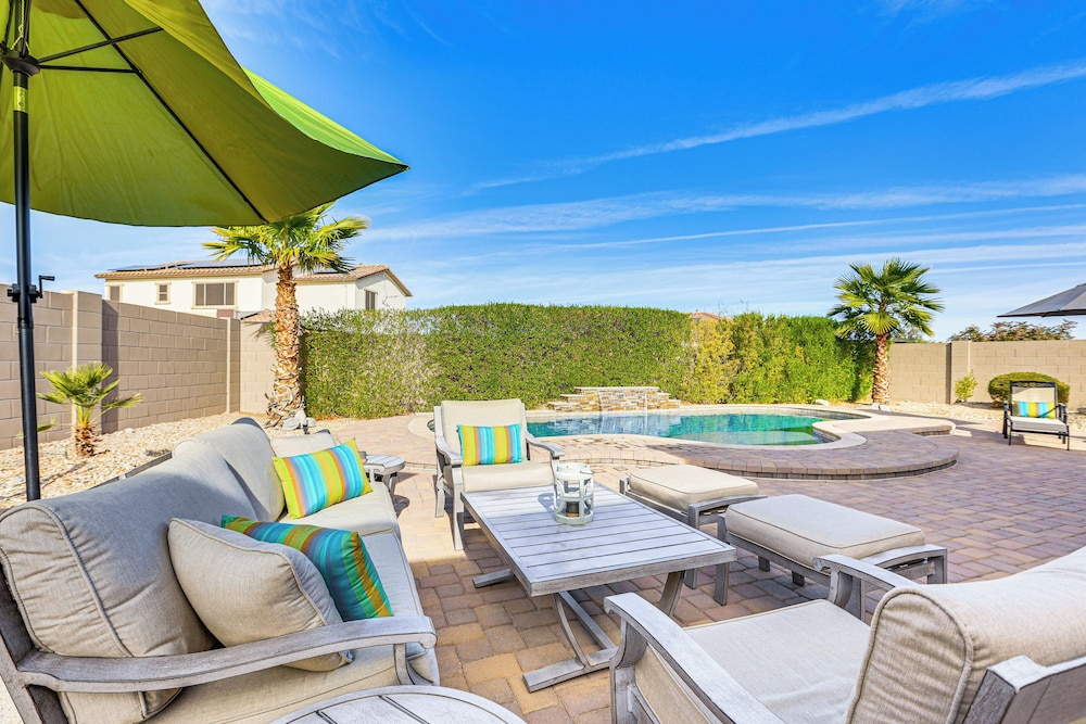 Outdoor Oasis in Goodyear: Stay & Play!
