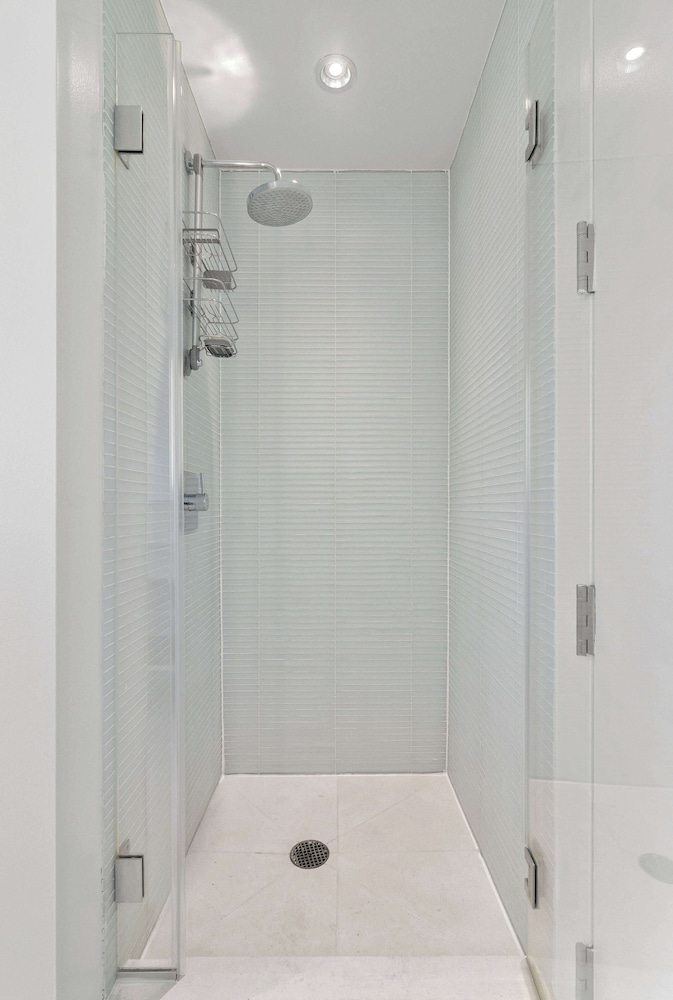 Midtown 5 Bedroom Duplex Luxury Penthouse, 2,500 sq ft, Sleeps 10, Manhattan, VIP Services