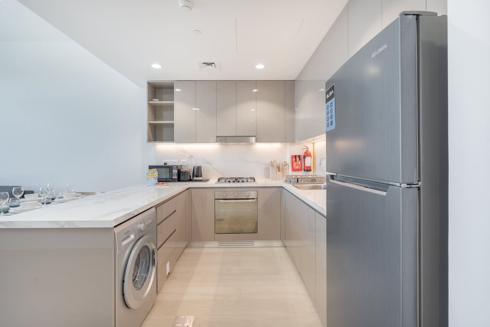Modern and Peaceful 2 Bedroom in Amber by Azizi