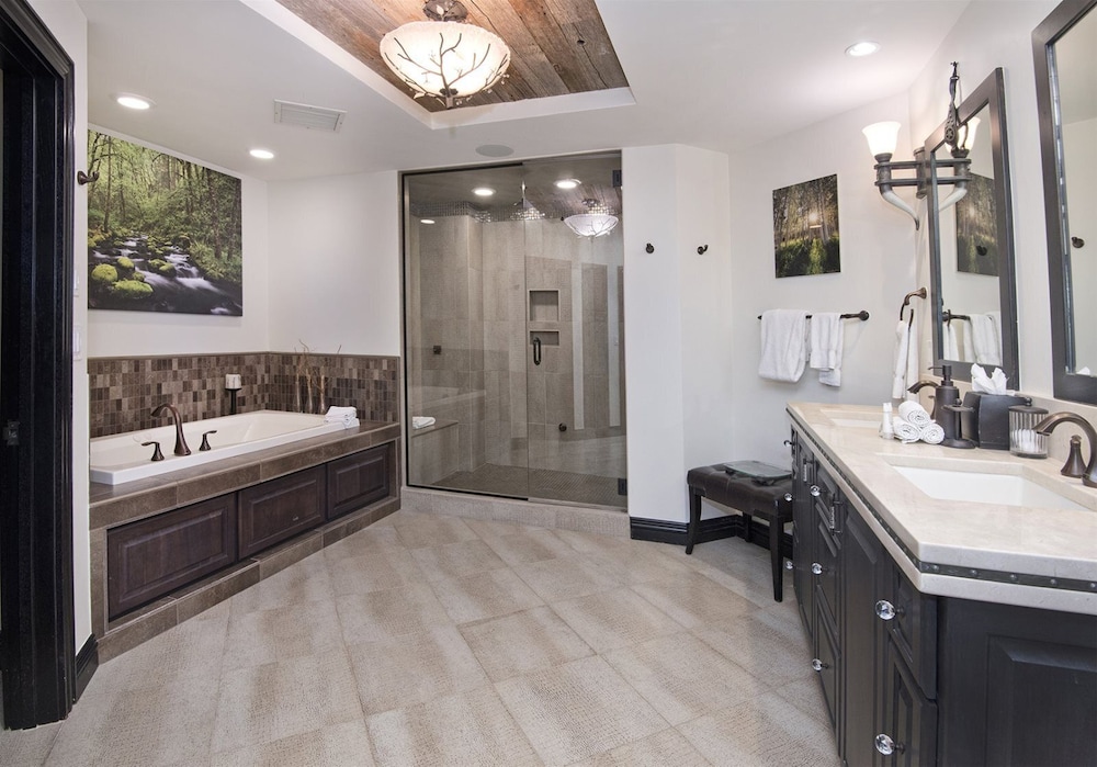 Contemporary 3 Bedroom Ski In, Ski Out Condo in the Heart of Beaver Creek Village