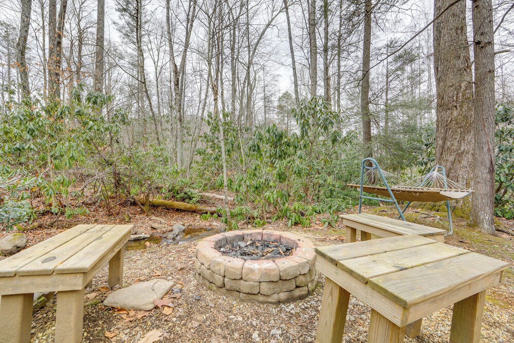 Play & Unwind! Home w/ Hot Tub in Maggie Valley