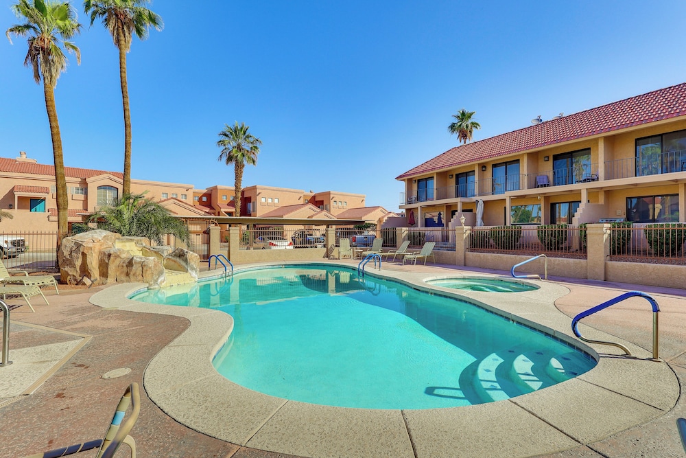 Walk to Rotary Park: LHC Condo w/ Private Patio