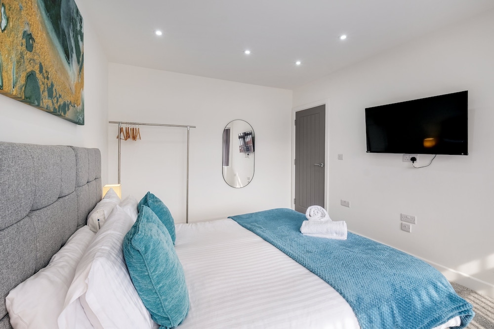 Newly Converted 3 Bed Apt. in Hounslow