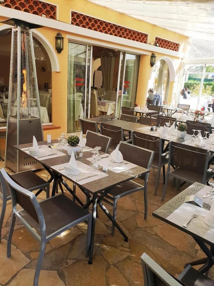Frejus Vacations - La Petite Auberge - Property Image 7
