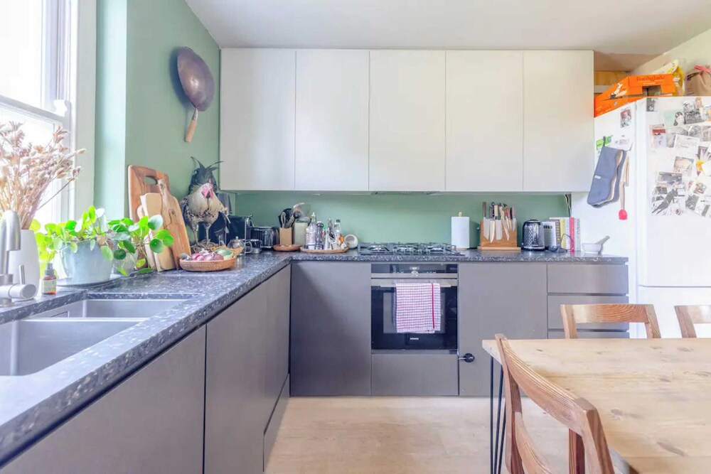 Quirky & Serene 2BD Flat in Dalston