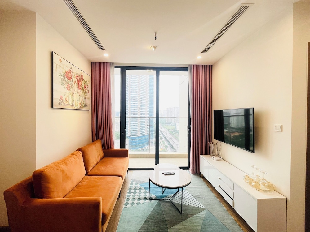Sunny - Vinhomes Skylake Residences