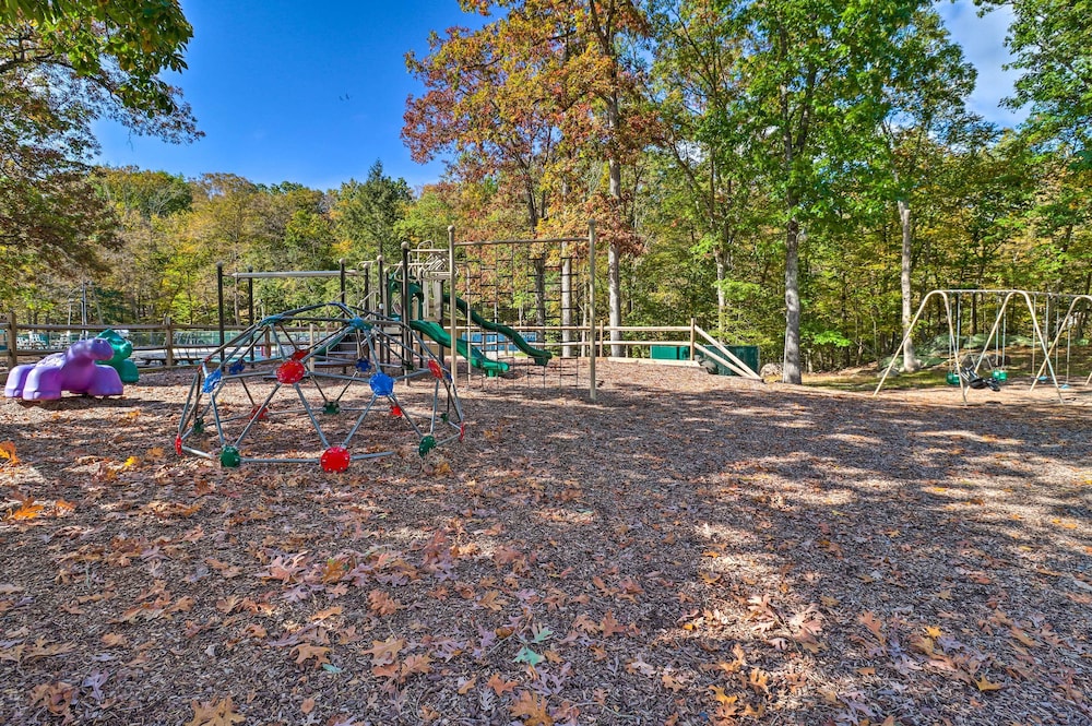 Grill & Games: Family Home in East Stroudsburg!