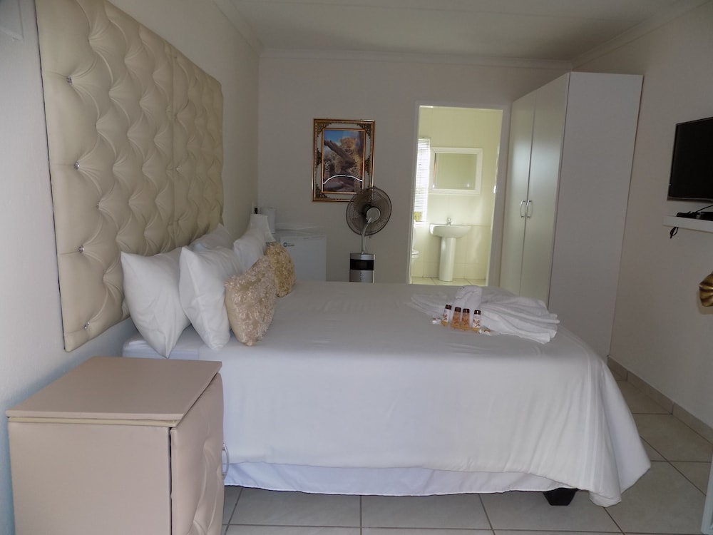 Joezebel Guest House
