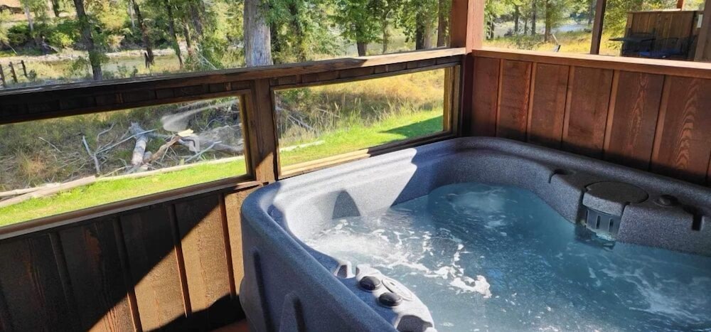 Methow River Lodge & Cabins