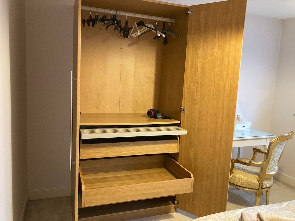 Host Stay Hunters Wood Court