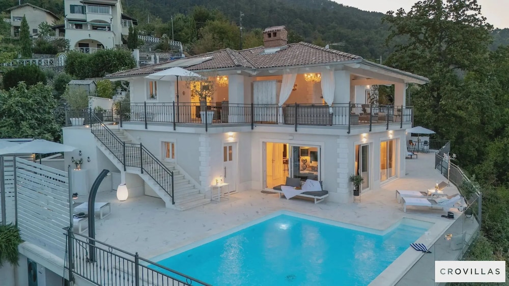 Villa Lauriana Nearby Opatija - Crovillas