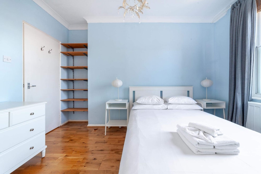 Bright and Cosy Apartment in South London